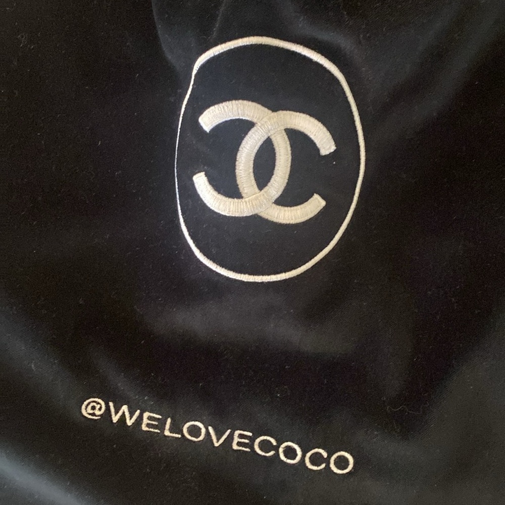 Chanel Black Velvet Drawstring Dust Bag with Logo - Picture 2 of 5